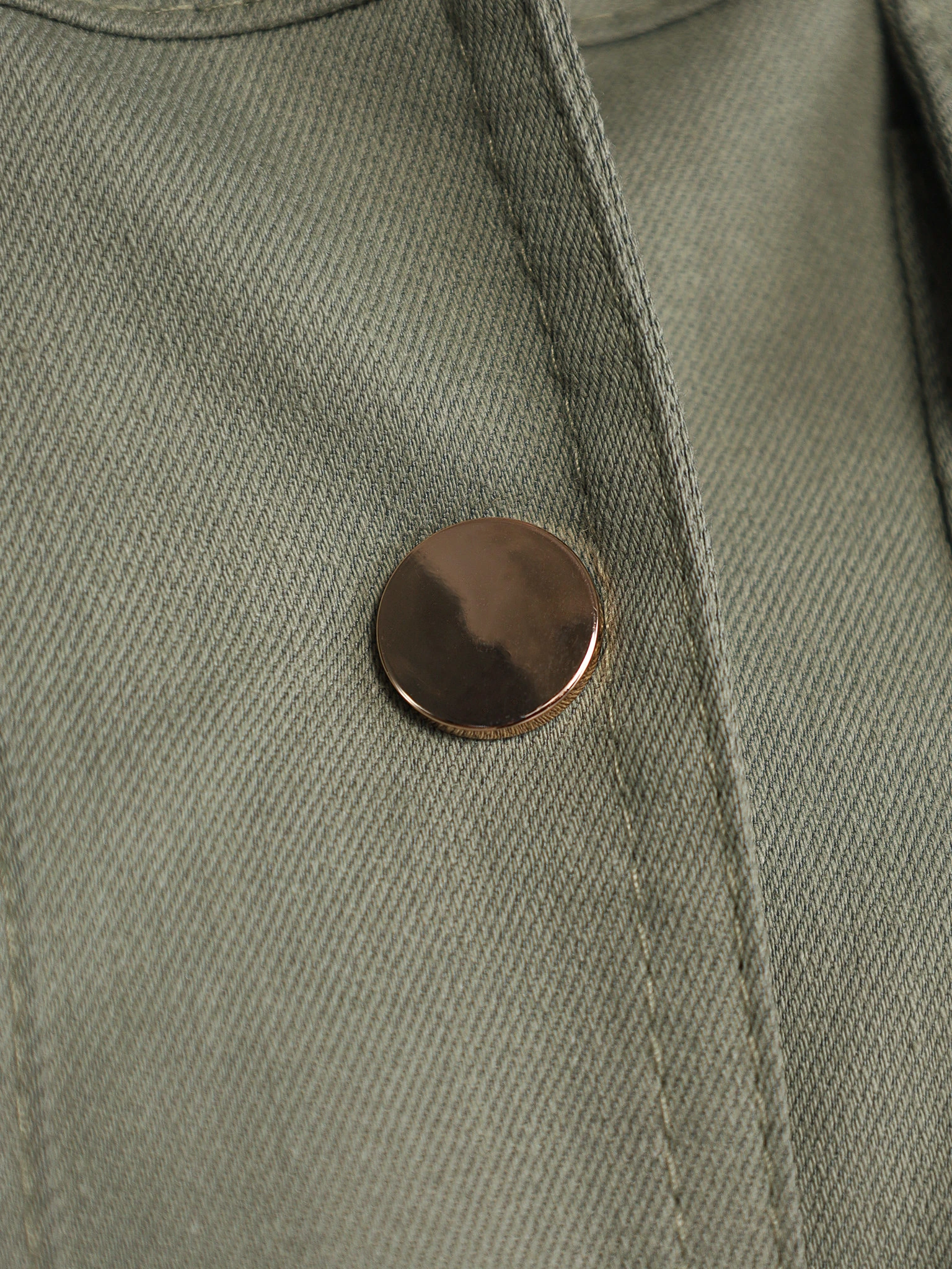 Жакет цвета хаки с кокеткой